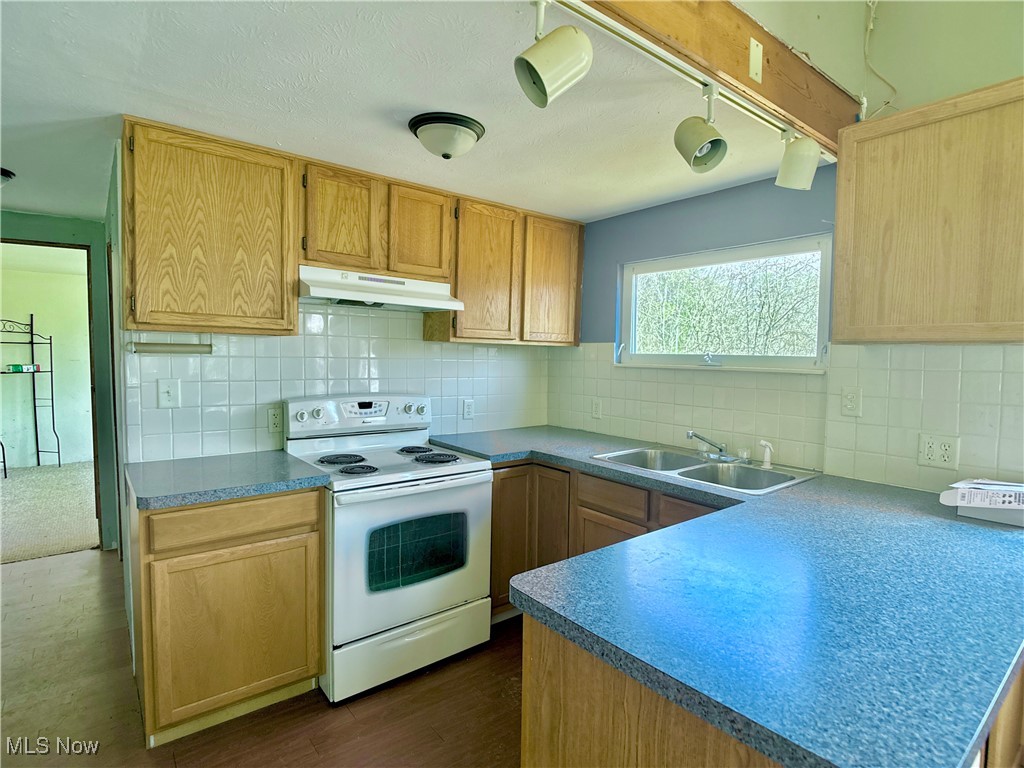 23497 N Hideaway Drive, Senecaville, Ohio image 7