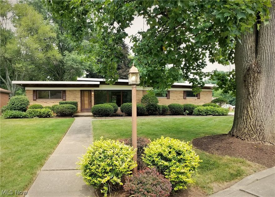 This beautiful brick ranch on a dead end street is just waiting for your finishing touches.  Move in ready, and close to shopping, restaurants, highway access, and so much more.  This home is in a private area, but close to everything!! Beautiful neutral carpet, and fresh paint, this home is waiting for you to call it home.  It has a Florida room, a patio, a Rec room in the basement, plus a bonus room, and tons of storage.  This house is a MUST SEE!