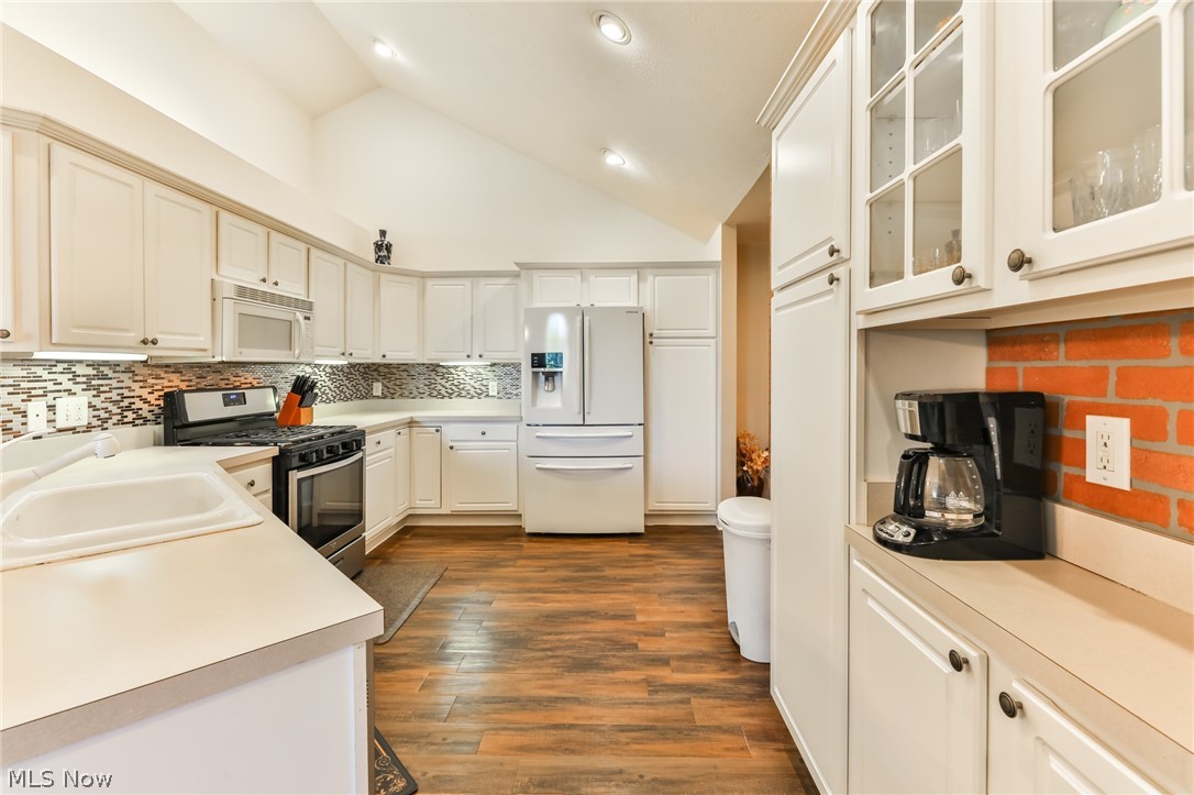 Tara/Barrington Estates Condo - Residential