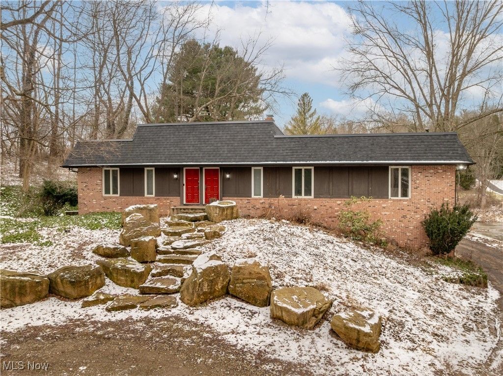 Photo of 3993 Granger Road, Akron, OH 44333 (MLS # 5181525)