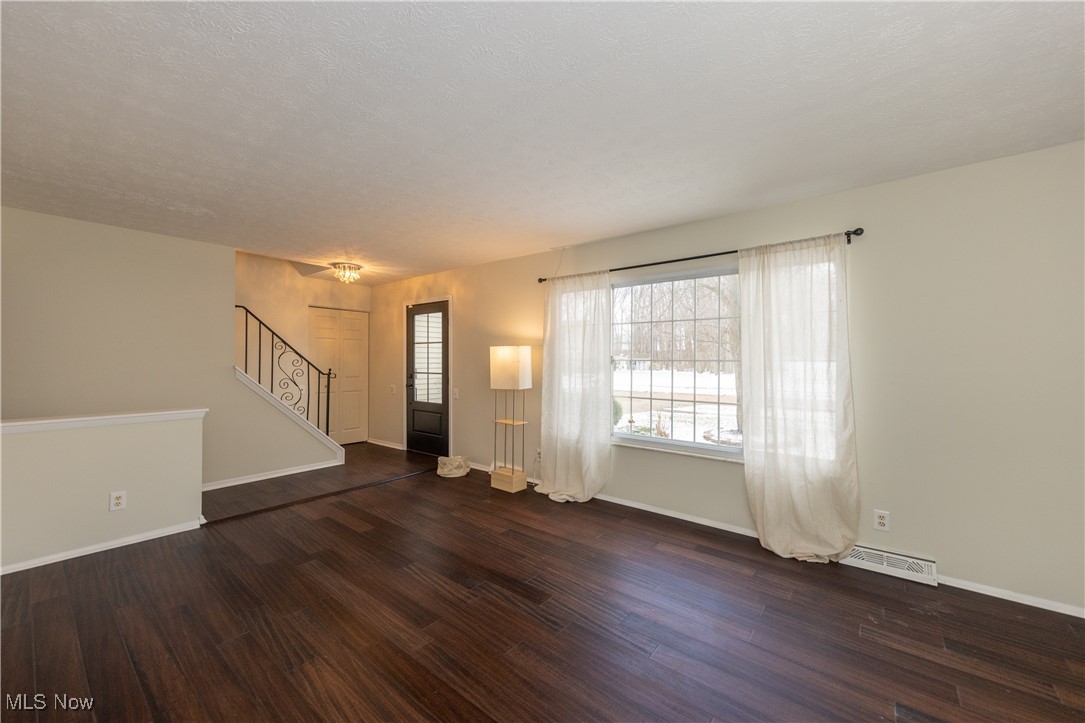 8915 Trailwood Court, Mentor, Ohio image 3