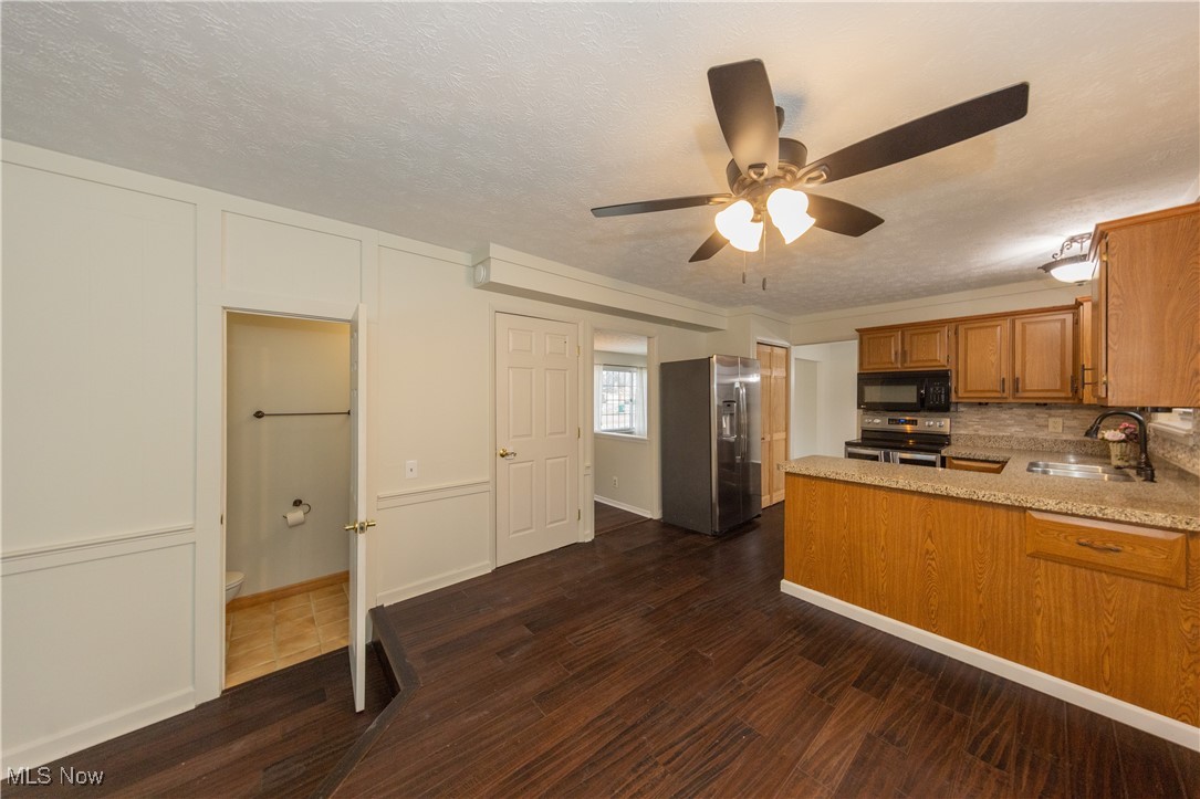 8915 Trailwood Court, Mentor, Ohio image 9