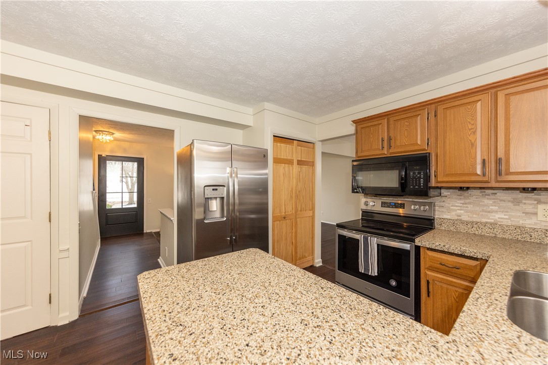8915 Trailwood Court, Mentor, Ohio image 11