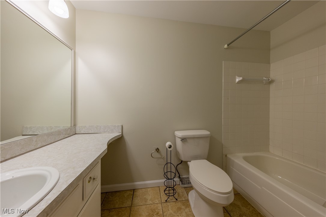 8915 Trailwood Court, Mentor, Ohio image 22