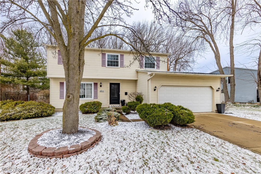 8915 Trailwood Court, Mentor, Ohio image 2