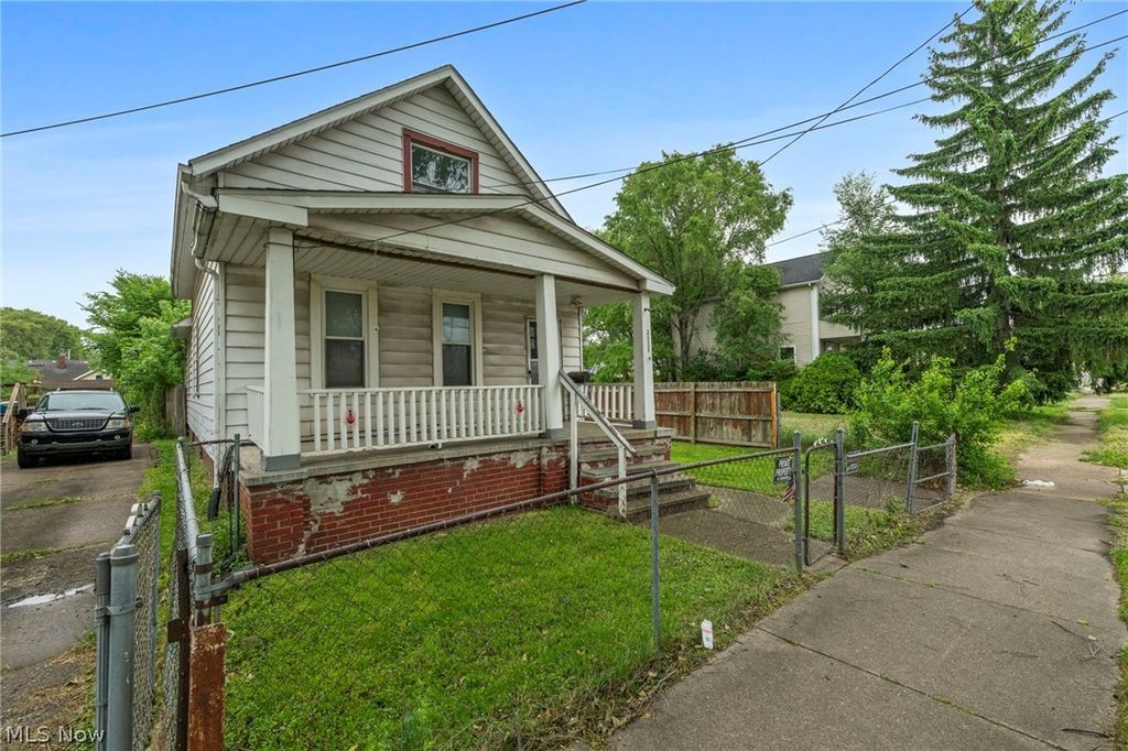 Photo of 3524 Walton Avenue, Cleveland, OH 44113 (MLS # 5212052)