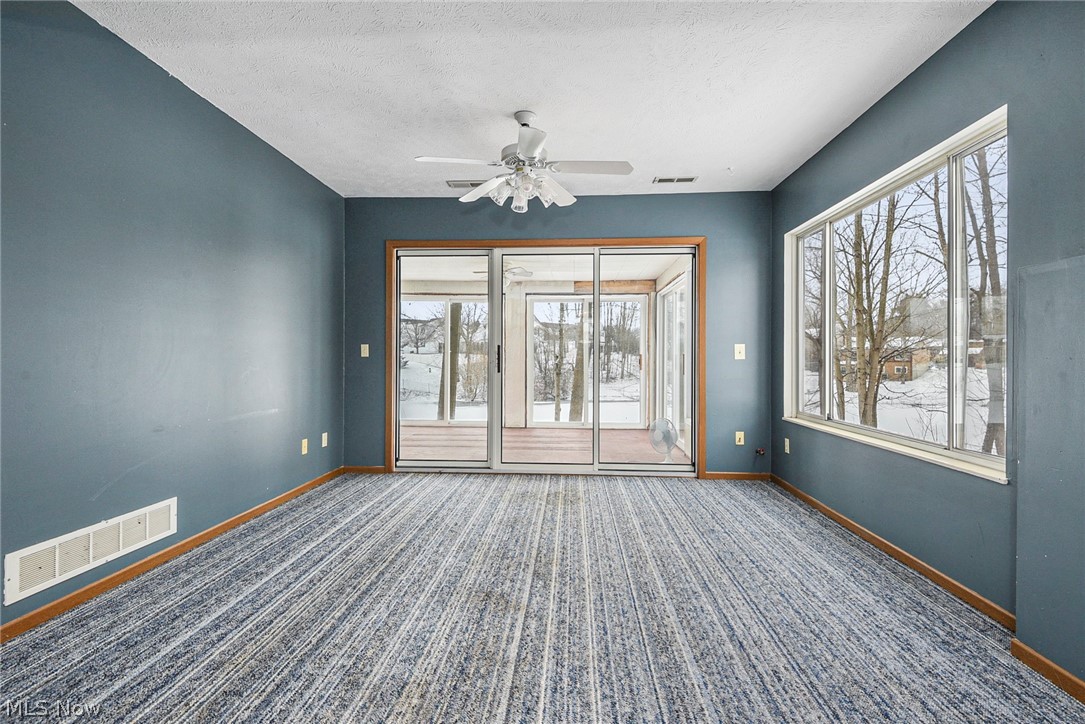 Country Scene Condo - Residential