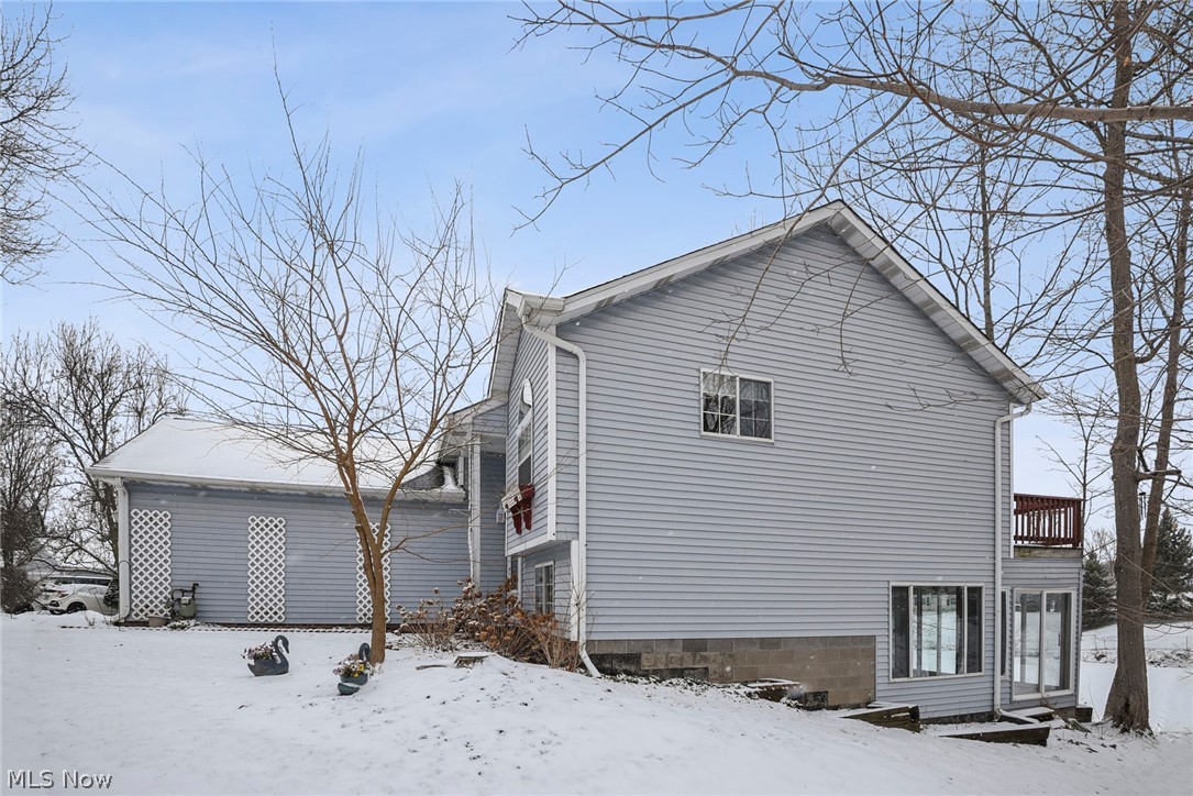 Country Scene Condo - Residential