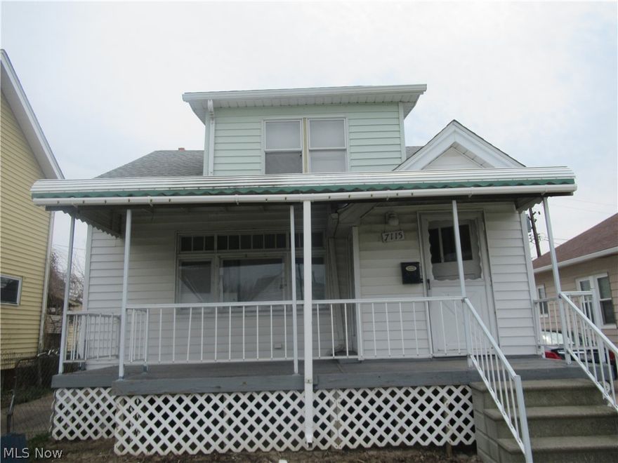 Cute 3 bedroom 2 full bath Bungalow in Parma with 1st floor laundry room, formal dinning room and tons of storage!