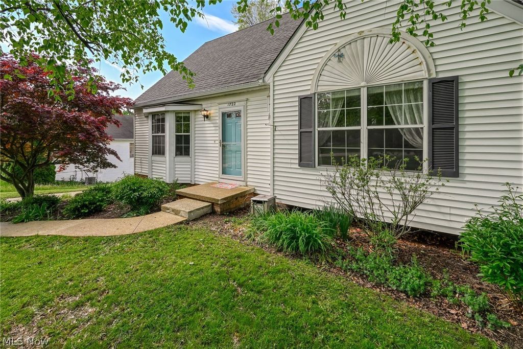 Photo of 1722 W Idlewood Drive, Twinsburg, OH 44087 (MLS # 5208773)