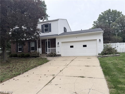 Homes For Sale - 1969 Willowdale Drive<br/> Stow, OH 44224