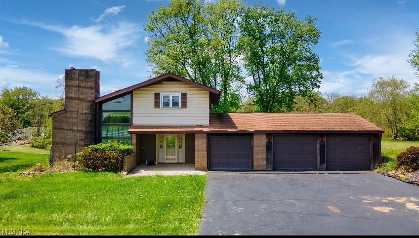 1517 Rolling Acres Road, New Cumberland, West Virginia image 1