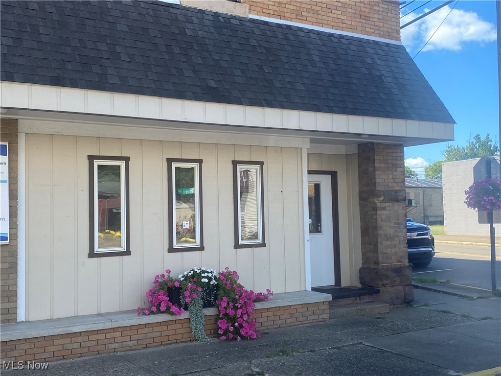 223 1/2 W Main Street