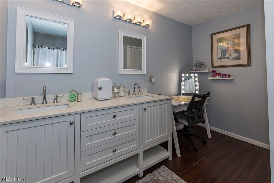 Country Club Twnhs North Condo - Residential