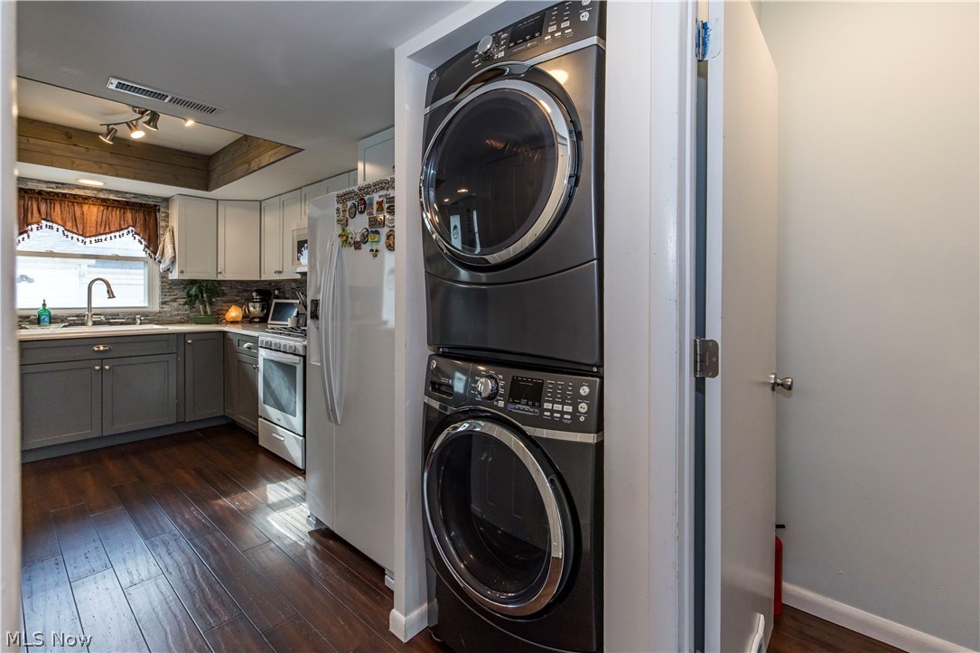 Country Club Twnhs North Condo - Residential