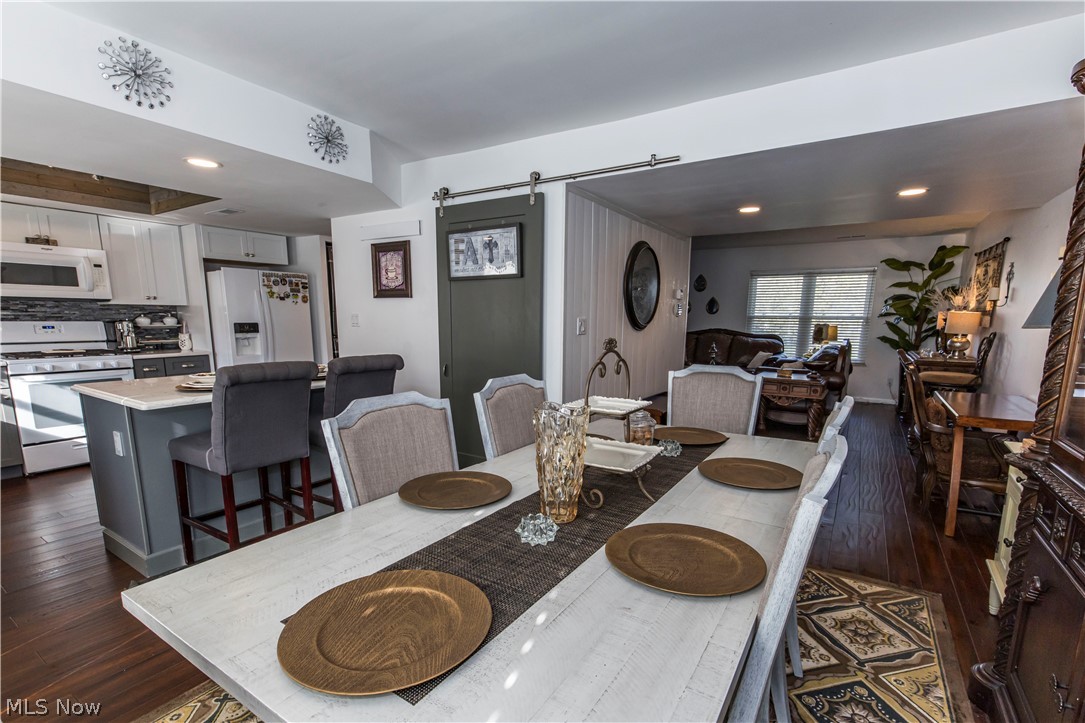 Country Club Twnhs North Condo - Residential