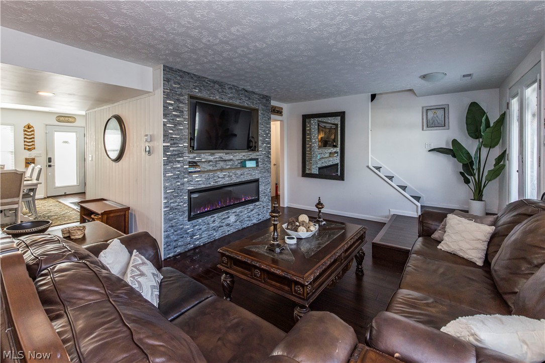 Country Club Twnhs North Condo - Residential