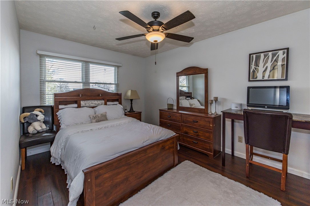 Country Club Twnhs North Condo - Residential