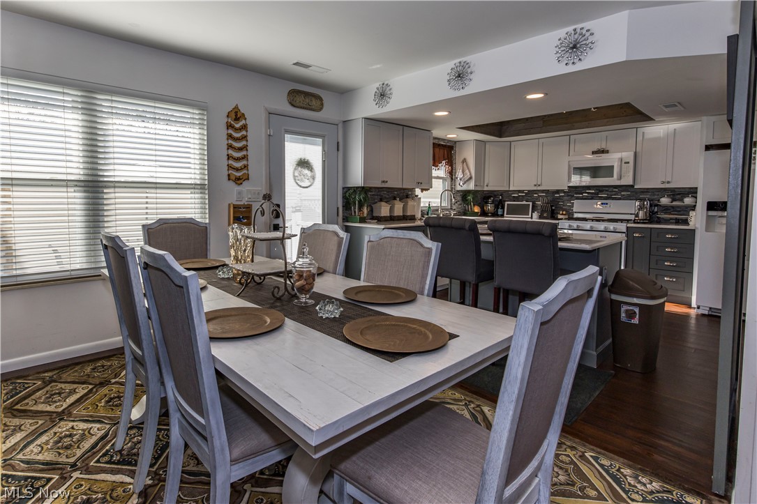 Country Club Twnhs North Condo - Residential