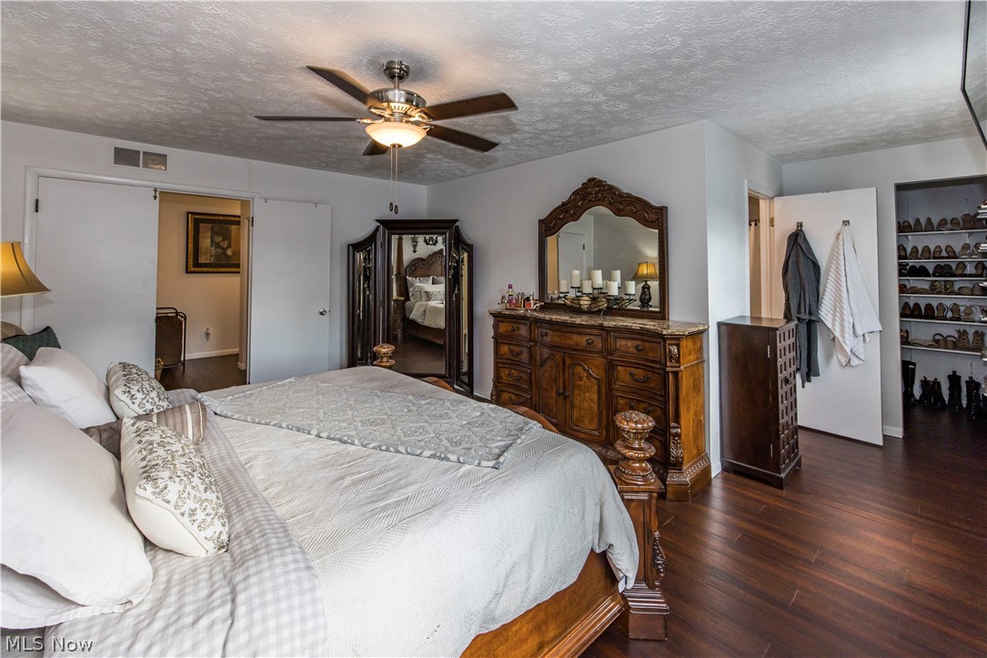 Country Club Twnhs North Condo - Residential