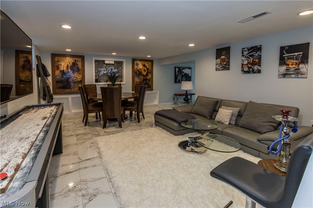 Country Club Twnhs North Condo - Residential