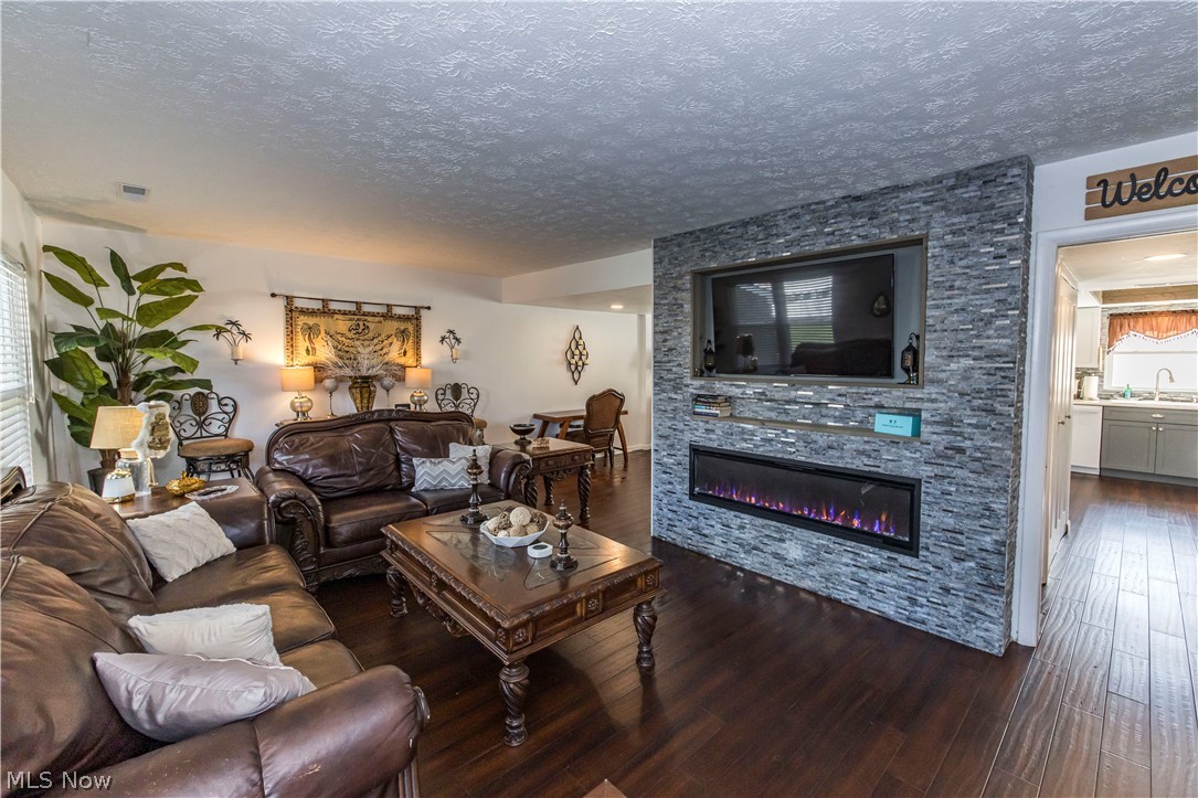 Country Club Twnhs North Condo - Residential