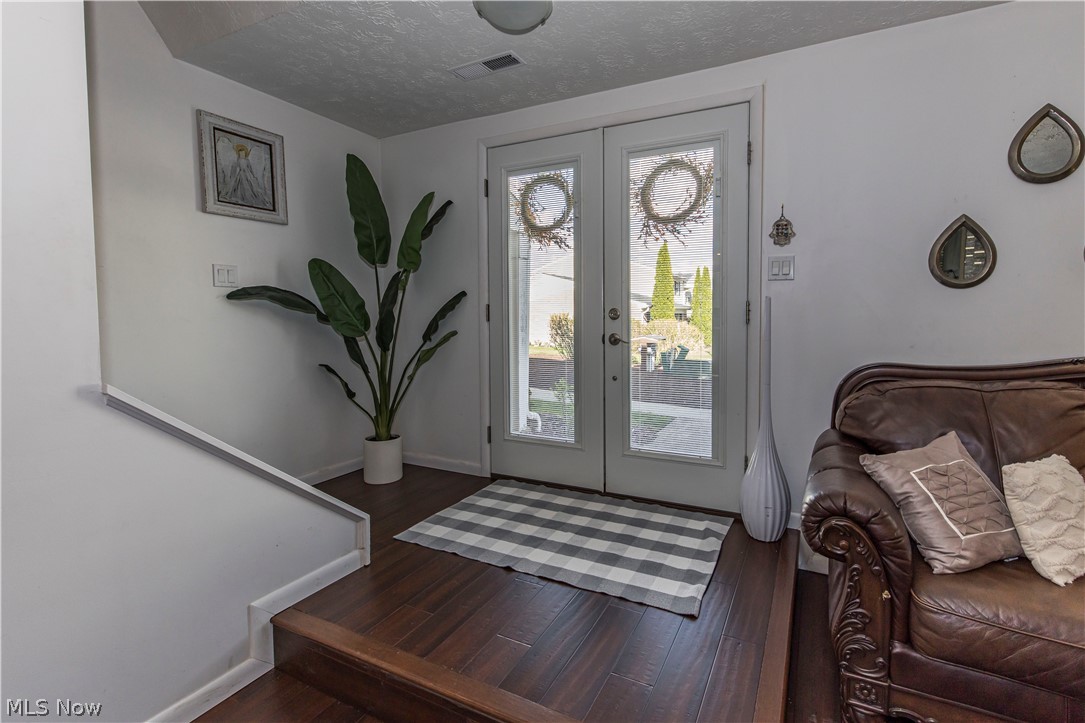 Country Club Twnhs North Condo - Residential