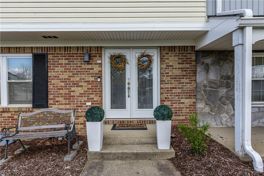 Photo of 3631 Kenwood Drive, Uniontown, OH 44685 (MLS # 5202336)