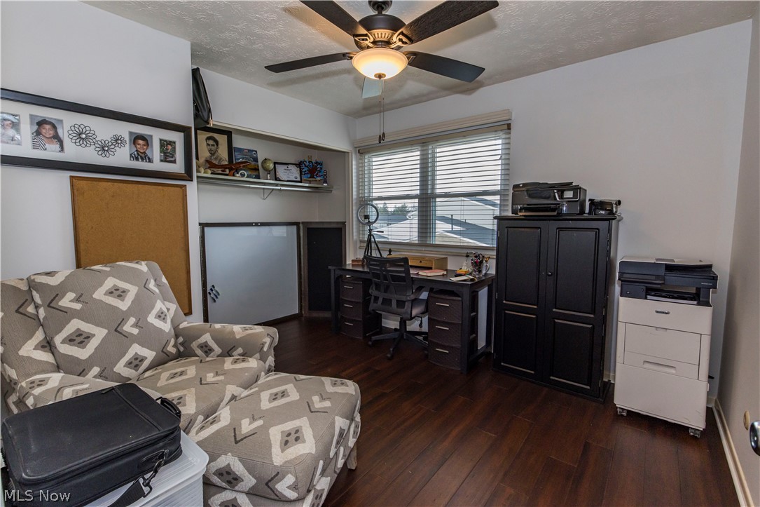 Country Club Twnhs North Condo - Residential