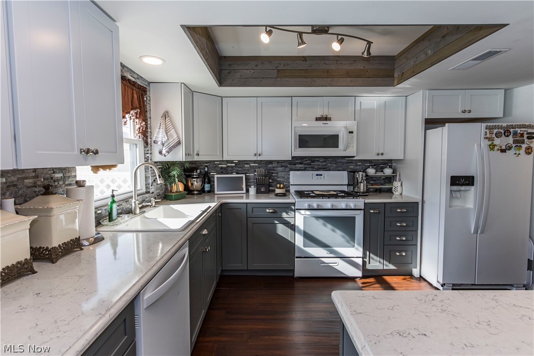 Country Club Twnhs North Condo - Residential