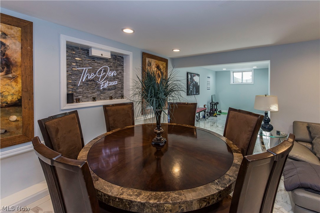 Country Club Twnhs North Condo - Residential