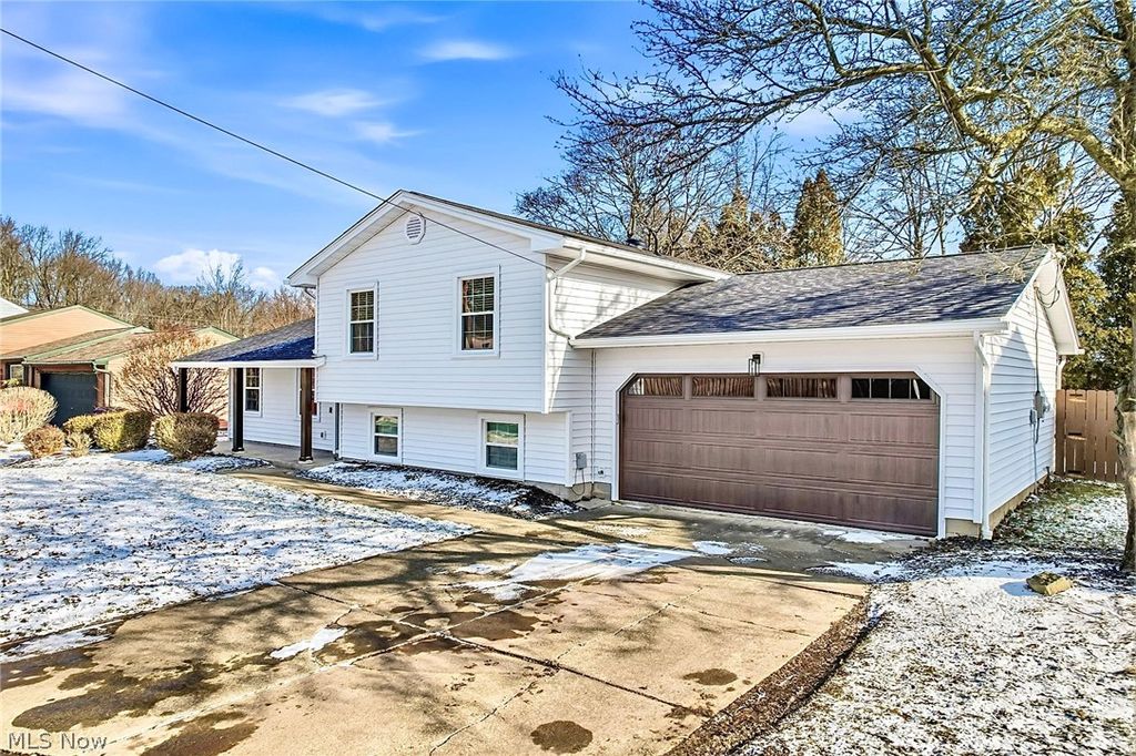 Photo of 325 Nebraska Avenue, McDonald, OH 44437 (MLS # 5195836)