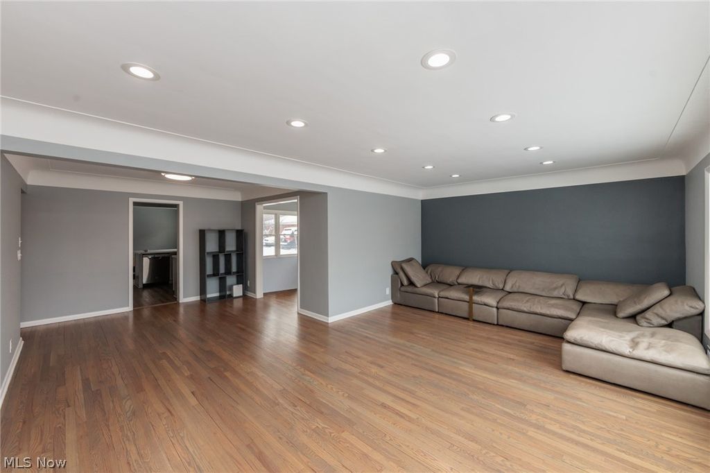 Photo of 2539 Warrensville Center Road #Down, University Heights, OH 44118 (MLS # 5195411)