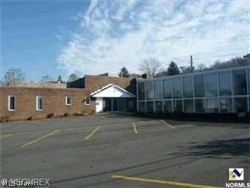 Huge building with ample parking great for a Charter School, Vocational School, Daycare, Haircare, Day spa, Office, Party Center the list is endless. Roof leak has been fixed. Buildings was in use up until late last year. Location Location Location!! Dont miss this one!