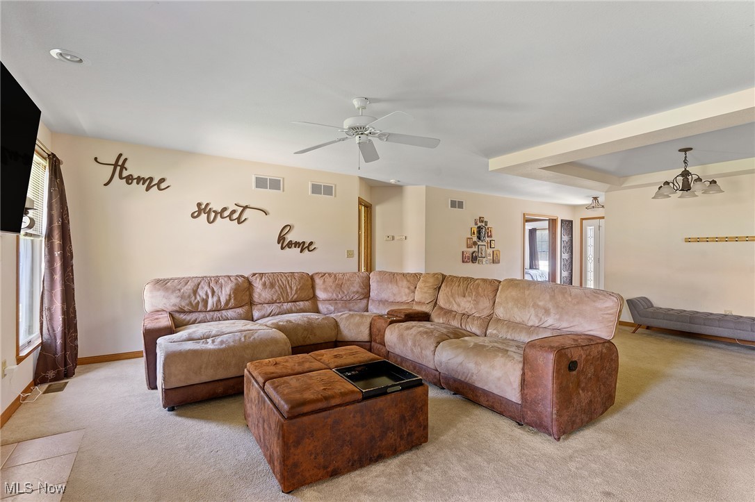 409 Pin Oak Place, Campbell, Ohio image 6