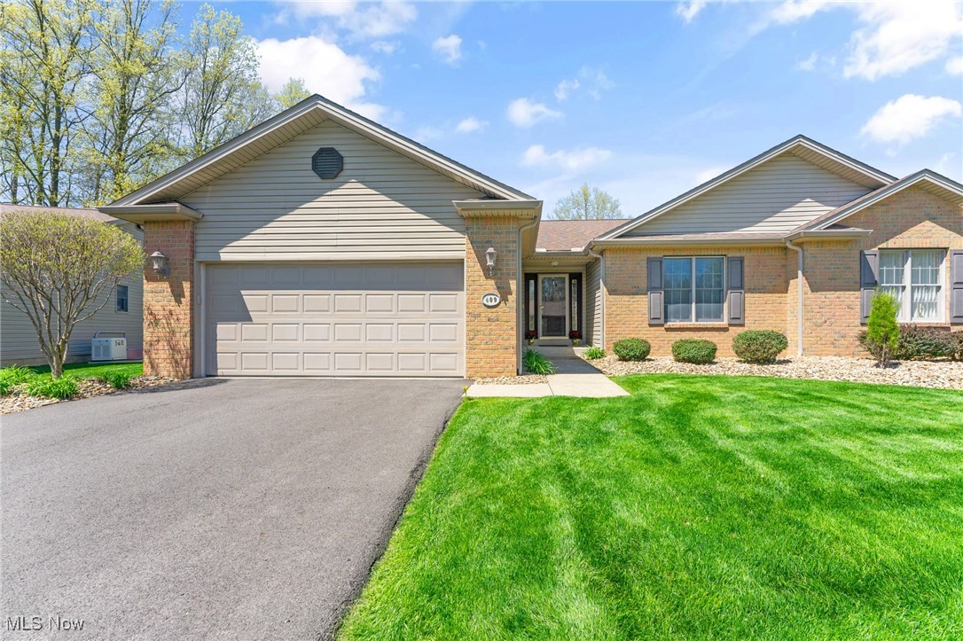 409 Pin Oak Place, Campbell, Ohio image 42