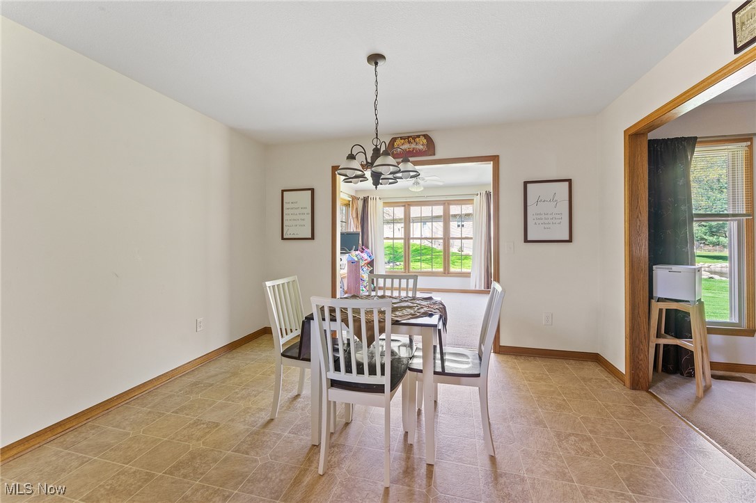 409 Pin Oak Place, Campbell, Ohio image 12