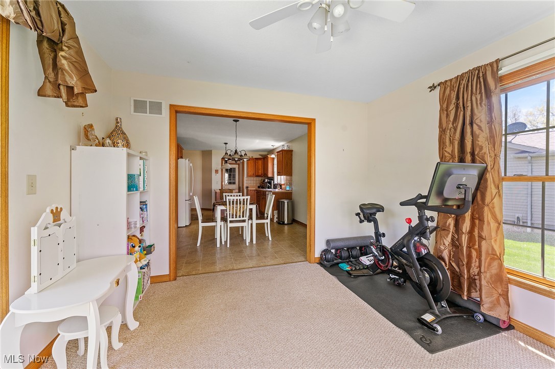 409 Pin Oak Place, Campbell, Ohio image 15