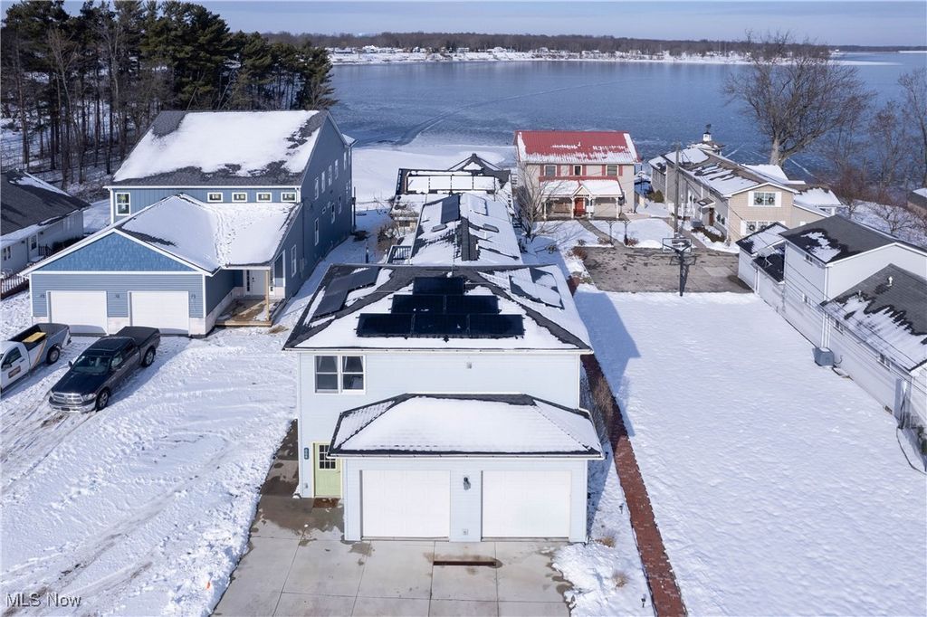 Photo of 664 Pine Drive, Lake Milton, OH 44429 (MLS # 5179643)