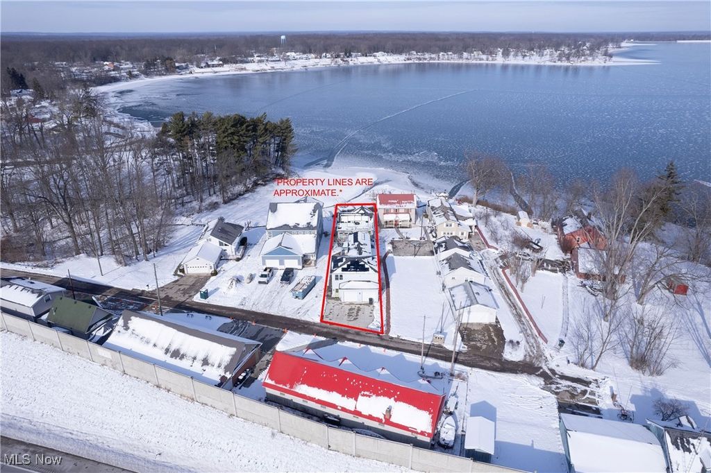 Photo of 664 Pine Drive, Lake Milton, OH 44429 (MLS # 5179643)