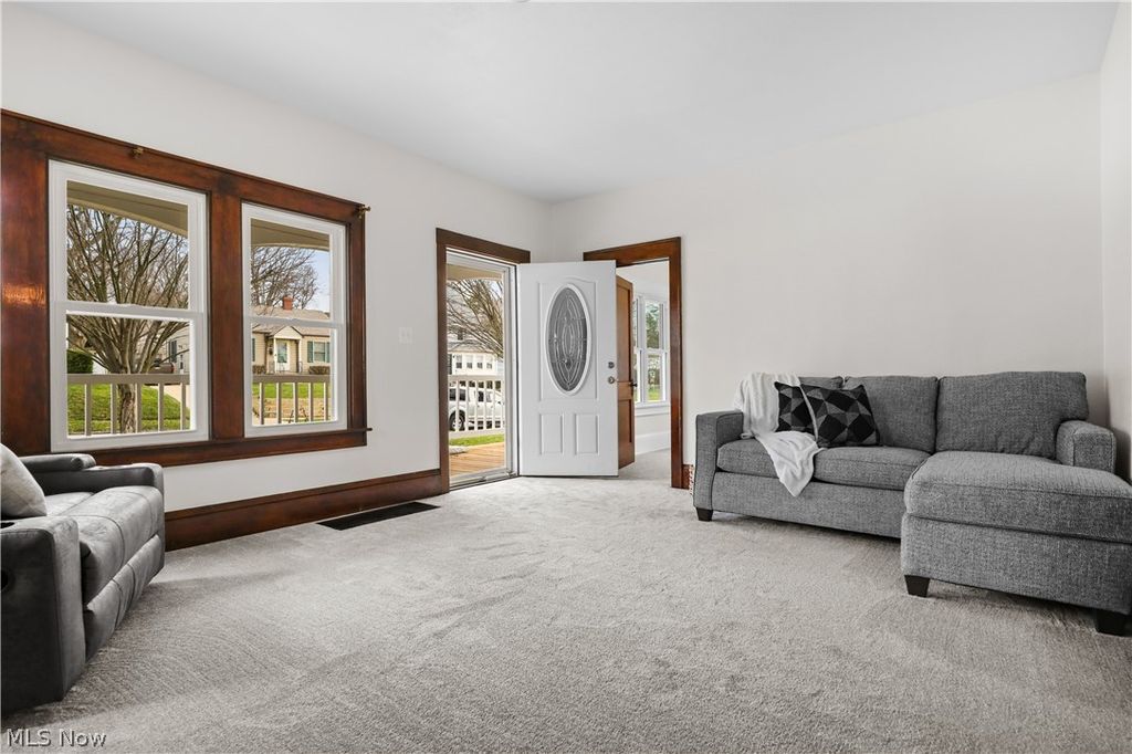 Photo of 250 Morningview Avenue, Akron, OH 44305 (MLS # 5192848)