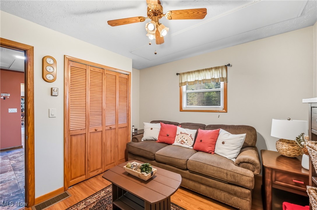 R C & Carolyn Mccorkle 03 - Residential