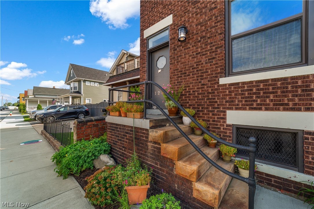 1287 W 69th Street