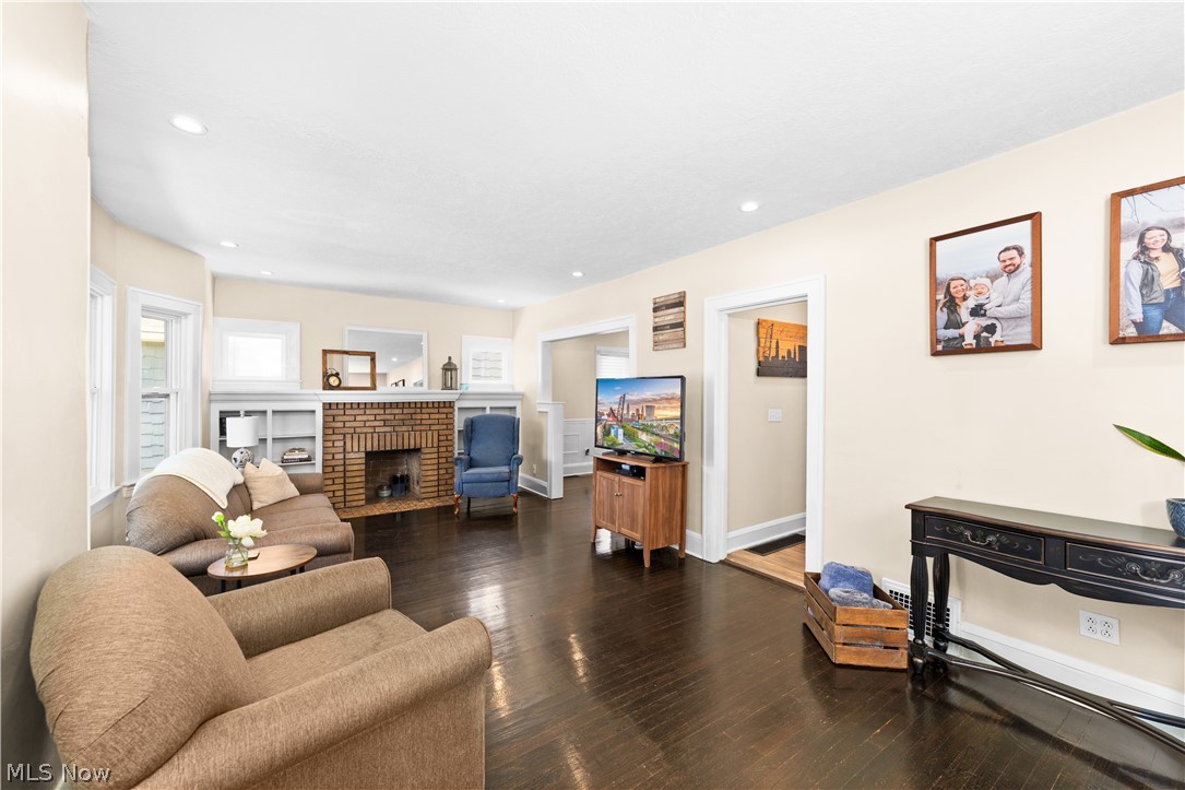 Riverside Manor - Residential