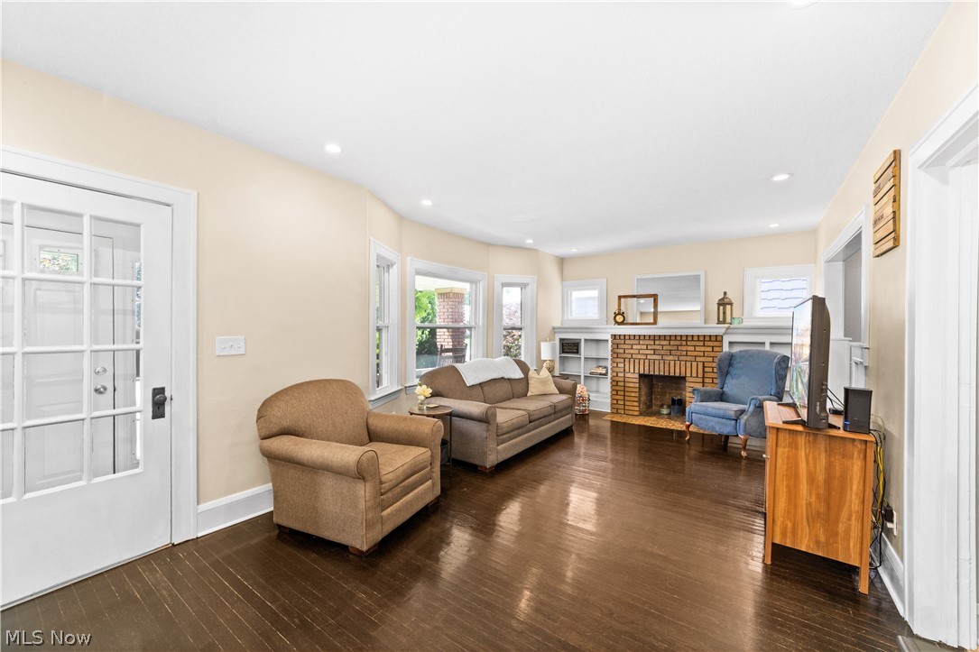 Riverside Manor - Residential