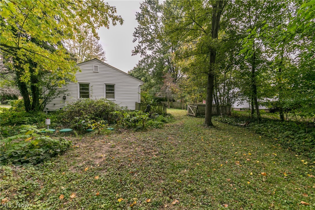 Brentwood Lake - Residential