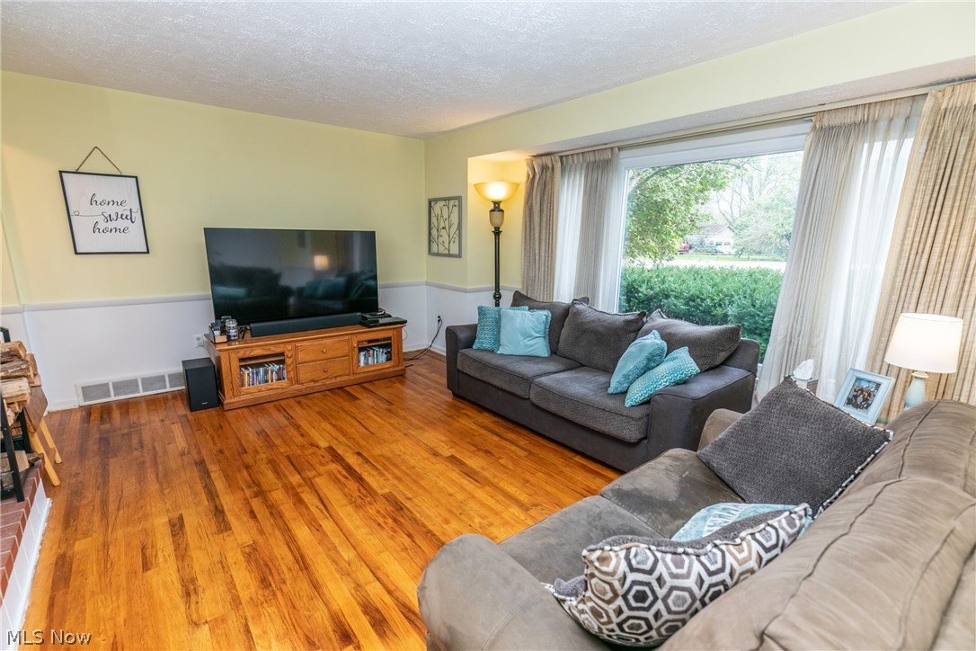 Brentwood Lake - Residential