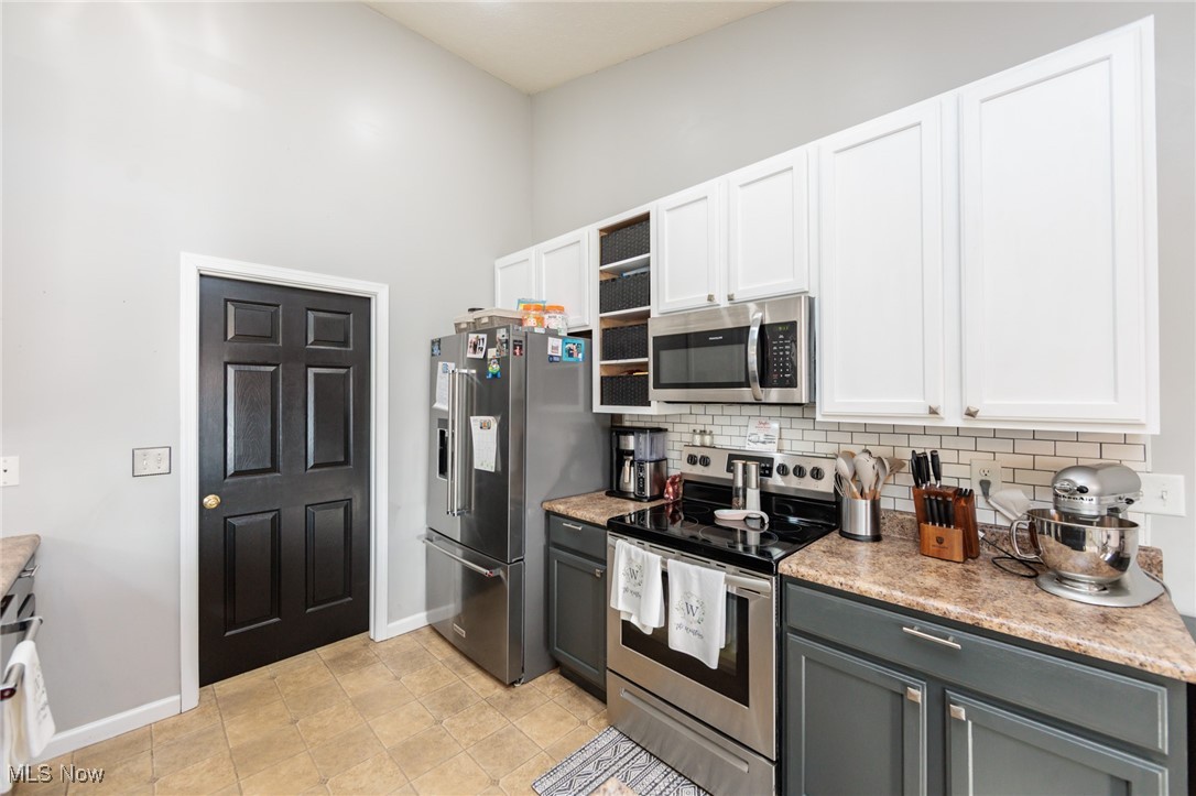 6071 Greenview Trail, North Ridgeville, Ohio image 13