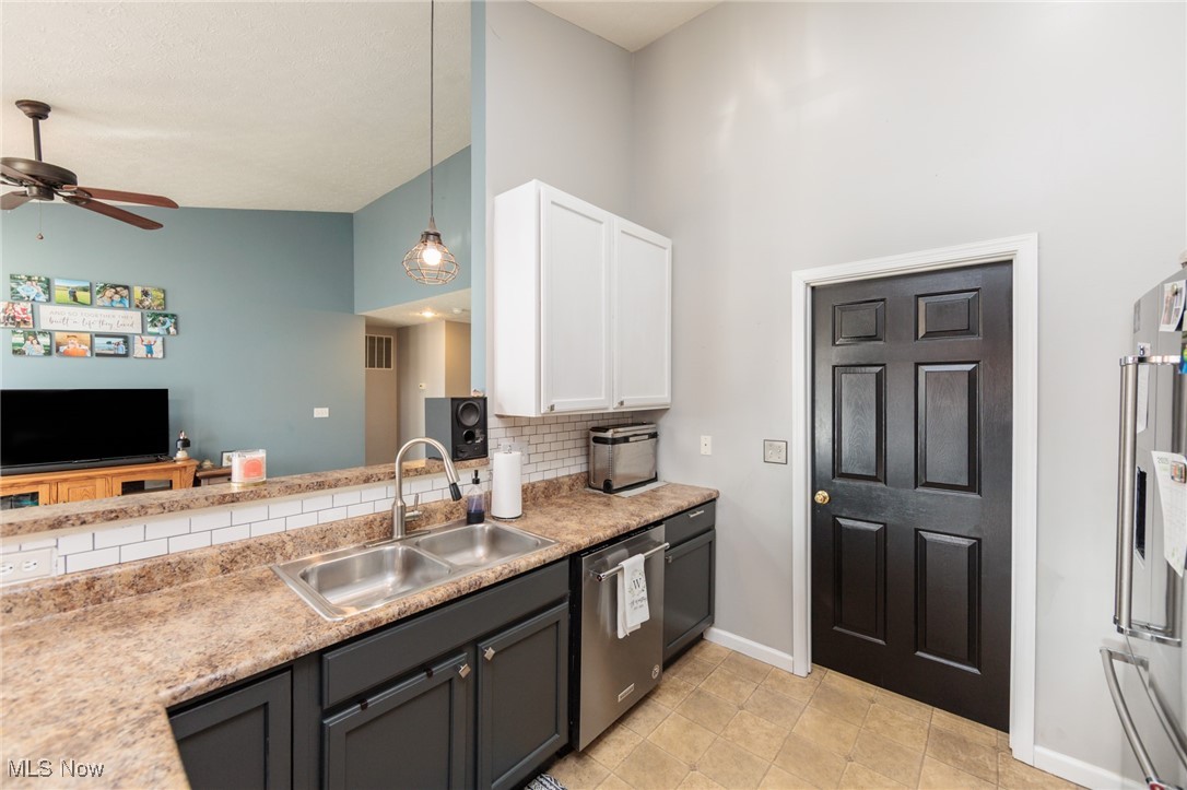 6071 Greenview Trail, North Ridgeville, Ohio image 12