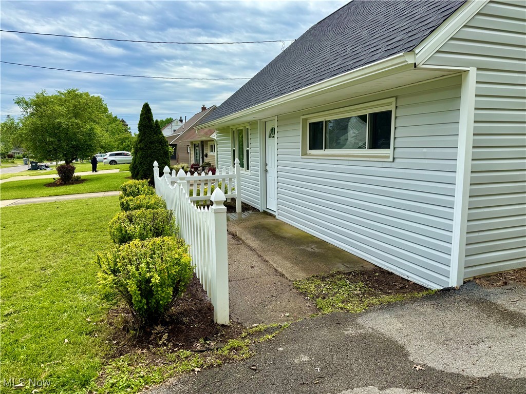 356 N Edgehill Avenue, Austintown, Ohio image 21